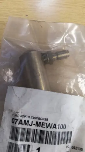 07amj-mewa100 Honda Oem Fuel Adapter 90 Degree Nos A33