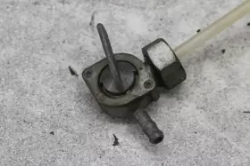 16950-393-005 Honda 1977 Cb550k Cb550 K Gas Tank Fuel Petcock F9-3152.rx #2