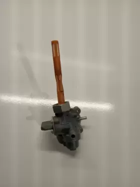 16950-ma1-732 Honda 1982 Gl500 I Gl 500 Silverwing Interstate Petcock Fuel Gas Petrol Shut Off #2