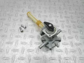 16950-mbb-640 Honda 1998 97-00 Cbr1100xx 1100 Blackbird Oem Fuel Gas Petrol Petcock Tap Valve #2
