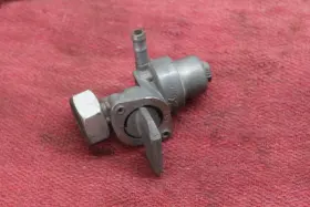 Honda 16951-471-831 85-87 Rebel 250 Cmx250c Oem Gas Tank Fuel Petcock