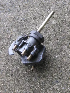 Kaw-pet1 Kawasaki H2/h1 Fuel Petcock #3