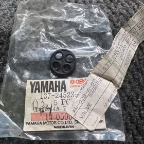 137-24523-00 Ottoclassic Yamaha Dt125 Dt175 Ya6 Yas1 Ycs1 Yl1 Yl2 Yr1 Yr2 Xs1 Xs2 Ds7 Petcock Gasket 1pc