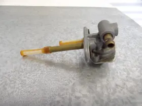 3jn-24500-10 Yamaha 98-10 V-star Xvs650 Gas Tank Fuel Petcock Valve #3