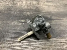 4km-24500-10-00 Yamaha 1998-2001 R1 Oem Fuel Gas Tank Valve Petcock #3