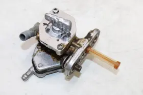 4u8-24500-00-00 Yamaha 1980 Xj550 Seca Oem Gas Tank Fuel Petcock